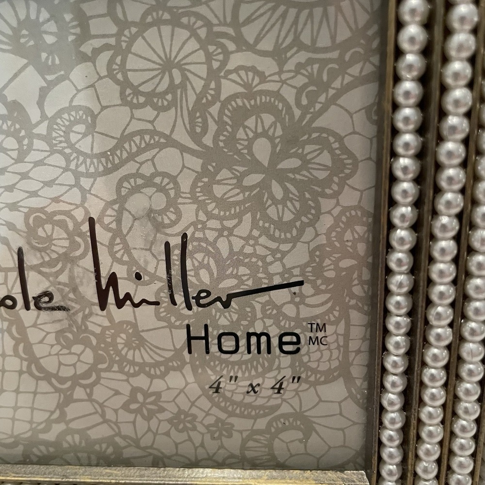 Nicole Miller Home Ornate Gold 4x4 Picture Frame with Faux Pearl Border - Picture 2 of 5